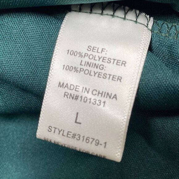 Charlotte Russe Green Floral Bell Sleeve Romper Size Large New - Picture 8 of 9